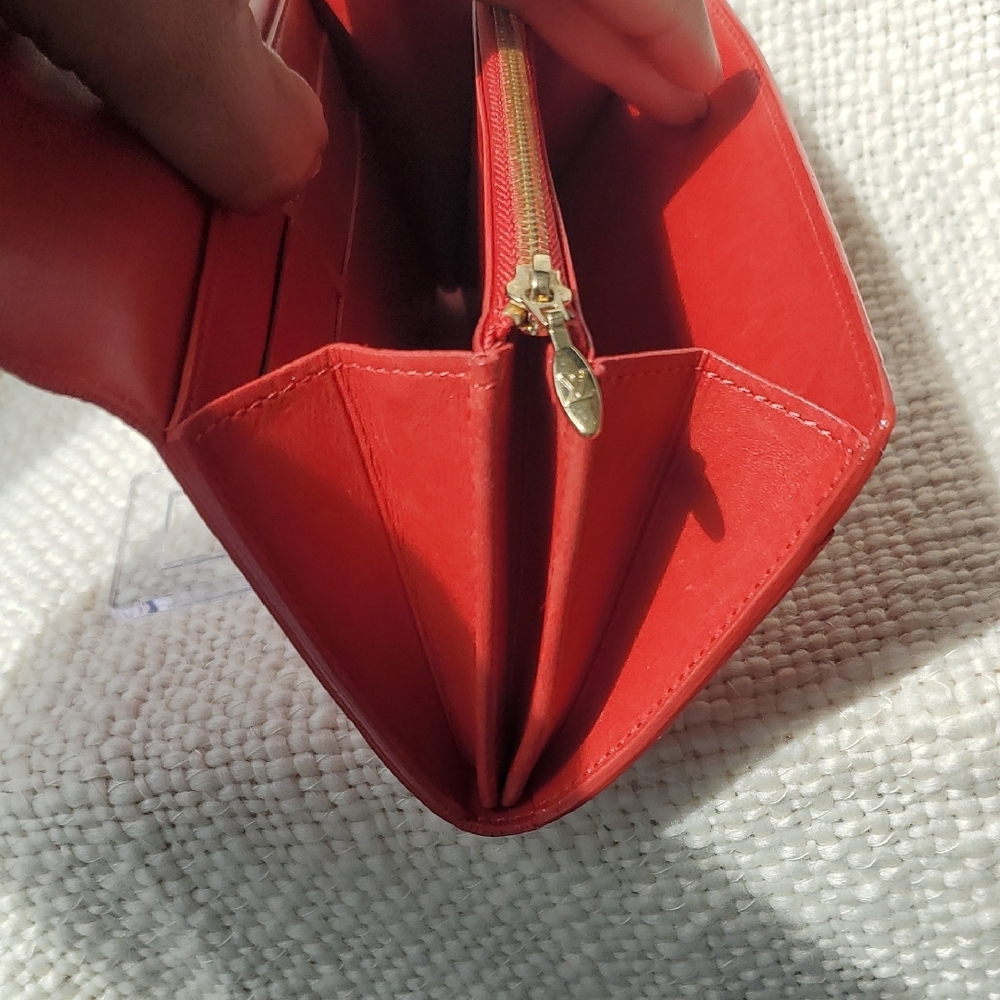 Louis Vuitton Red Wallet - Picture 16 of 17
